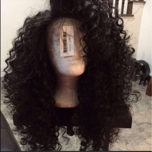 Short Curly Lace Front Wig - Picture 4 of 5